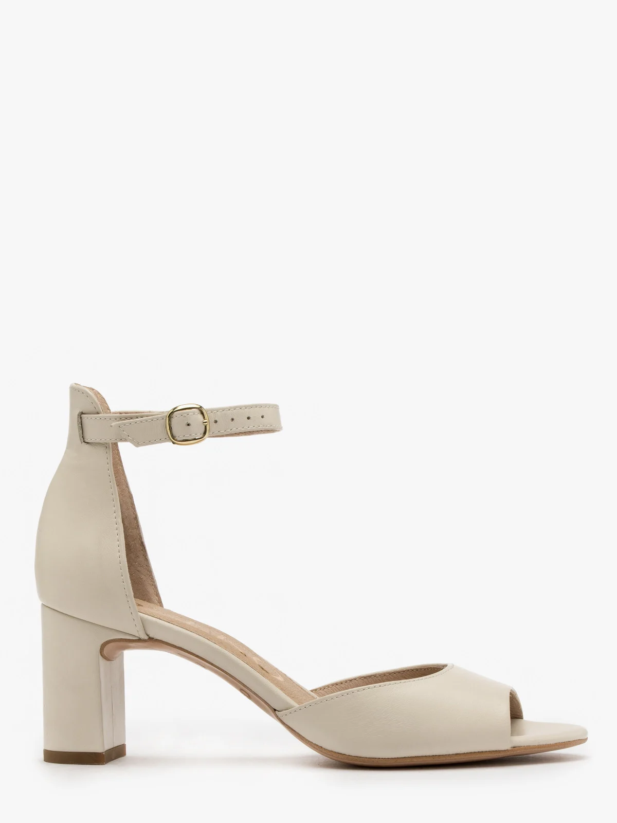 Klasyczne, kremowe sandały na obcasie