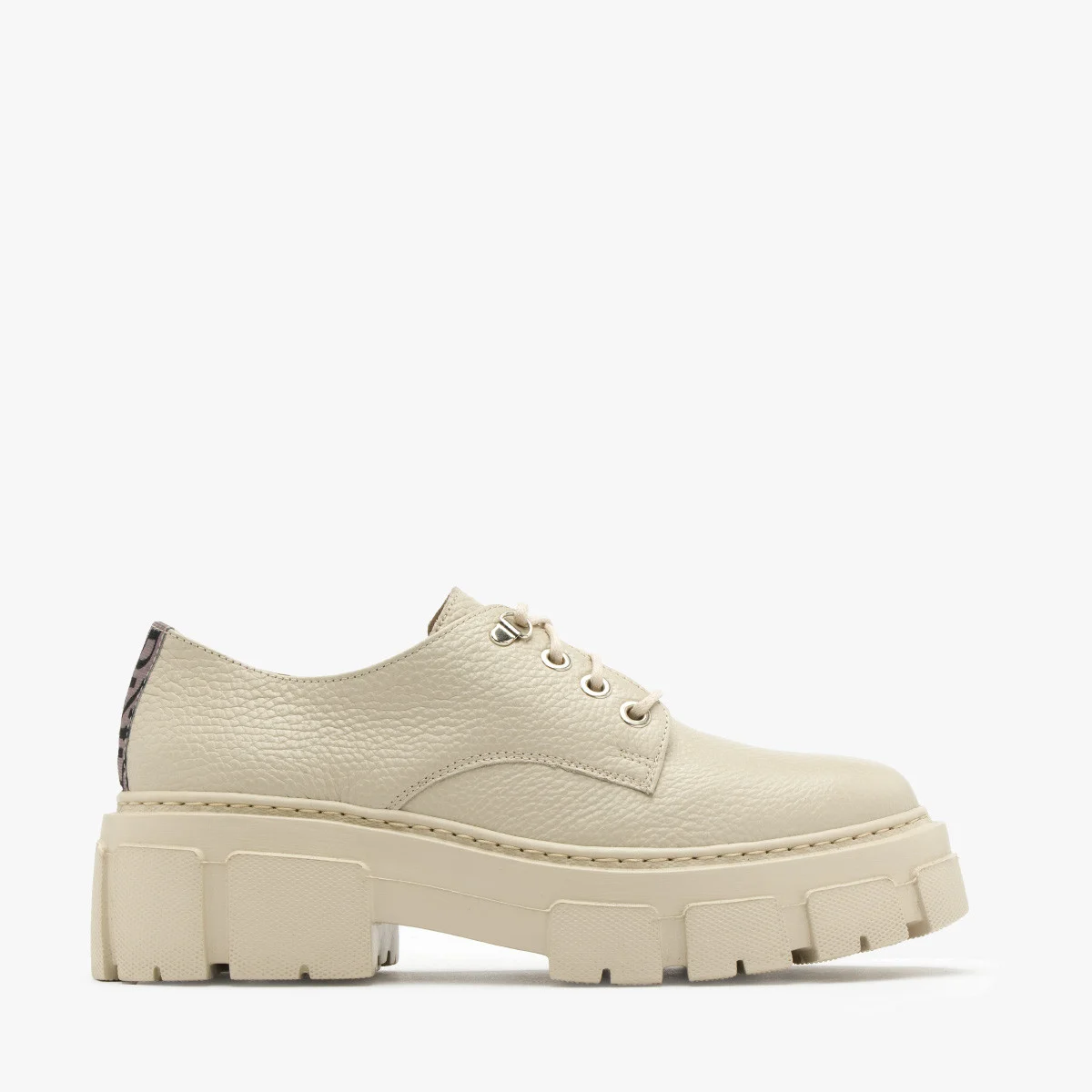 Kremowe półbuty na lekkiej podeszwie