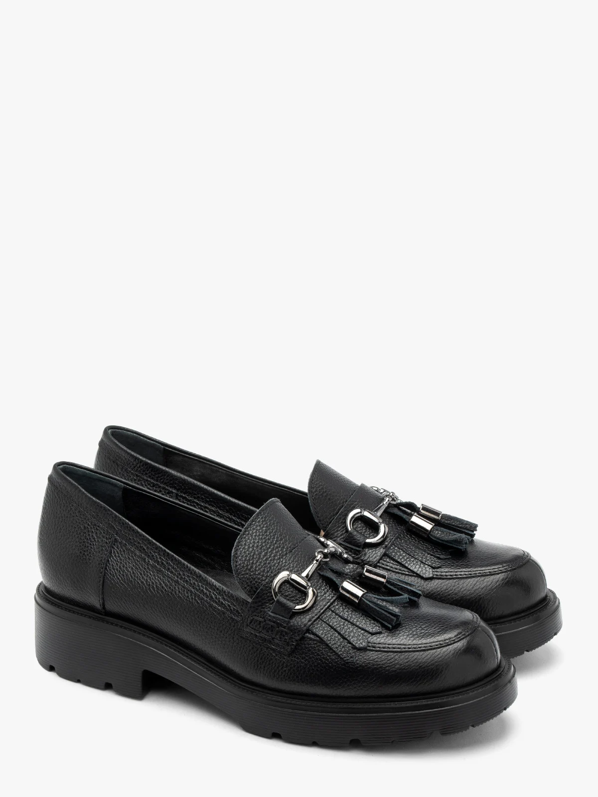 Czarne mokasyny z frędzlami