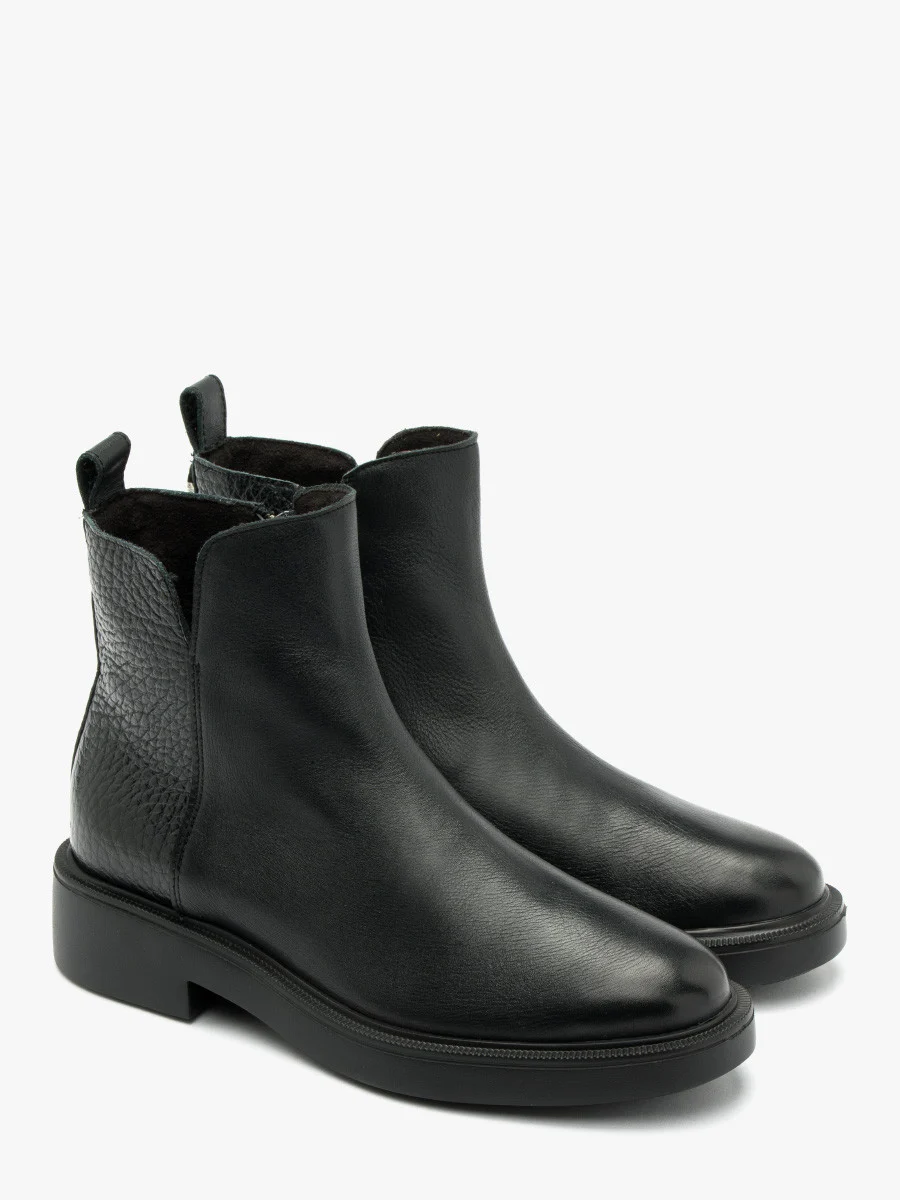 Czarne botki z łączonych skór