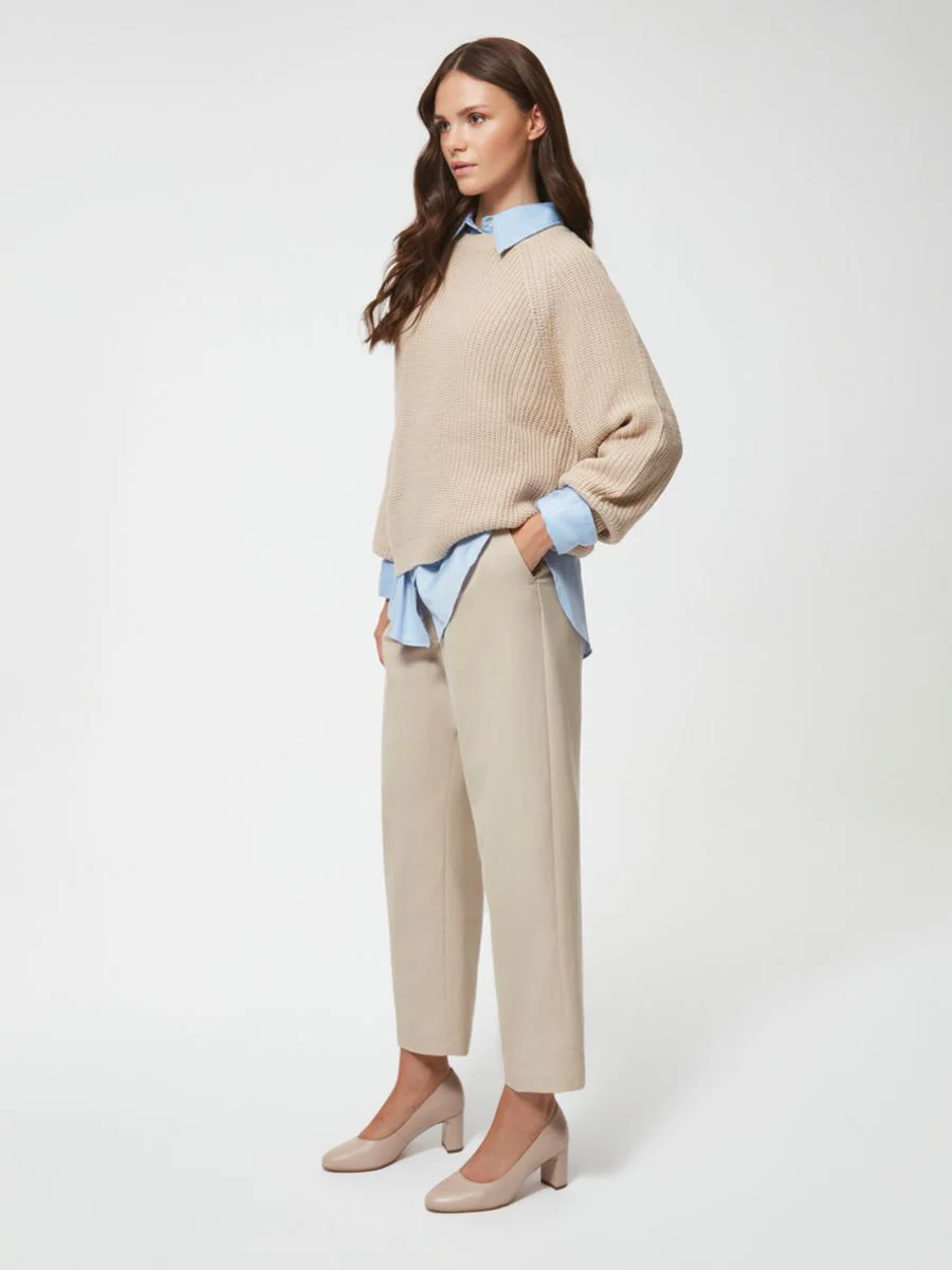 Beżowe czółenka na słupku