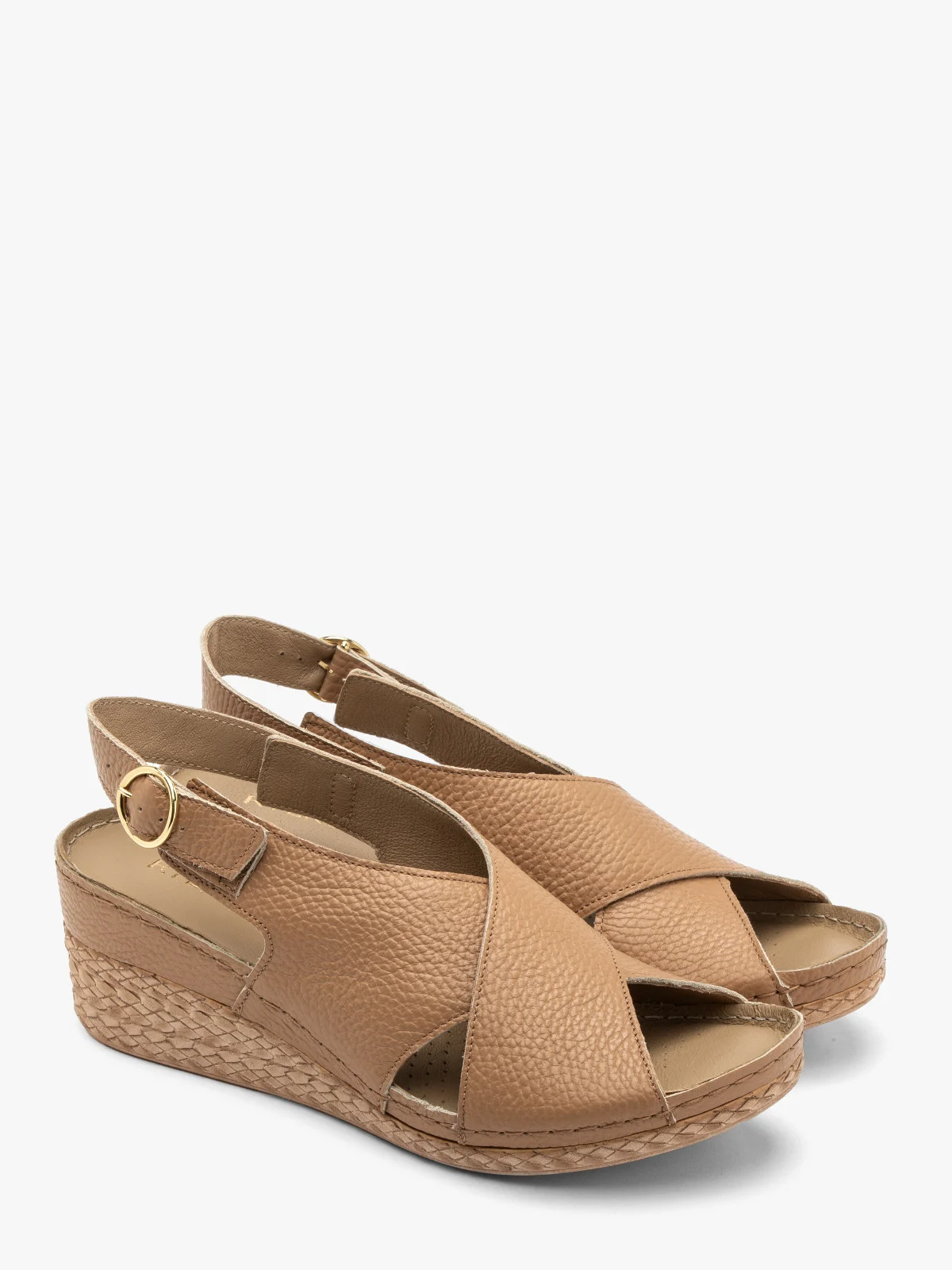 Ciemnobeżowe sandały na platformie