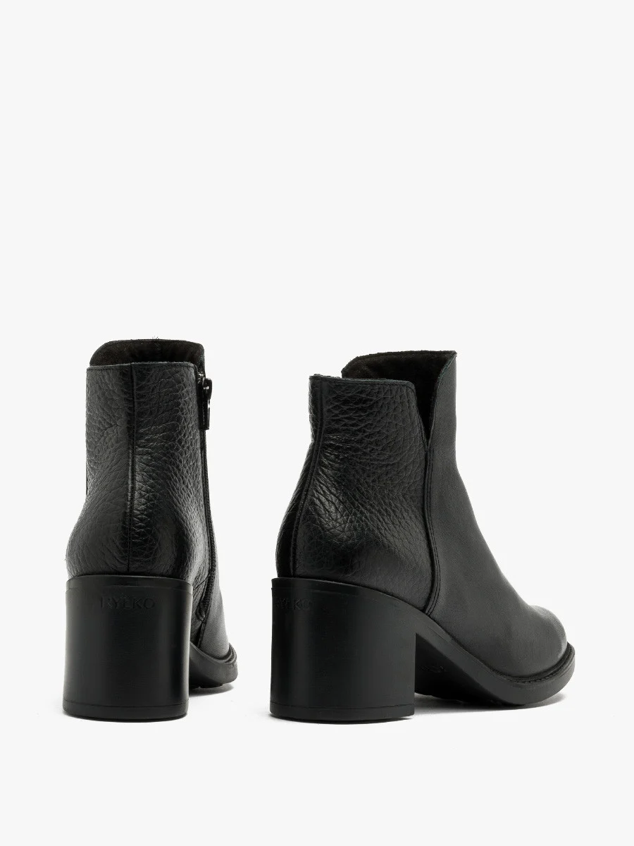 Czarne botki z łączonych skór