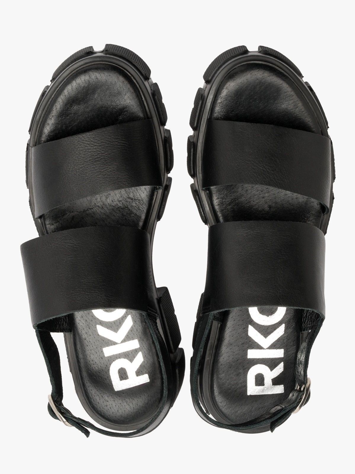 Czarne sandały na masywnym spodzie