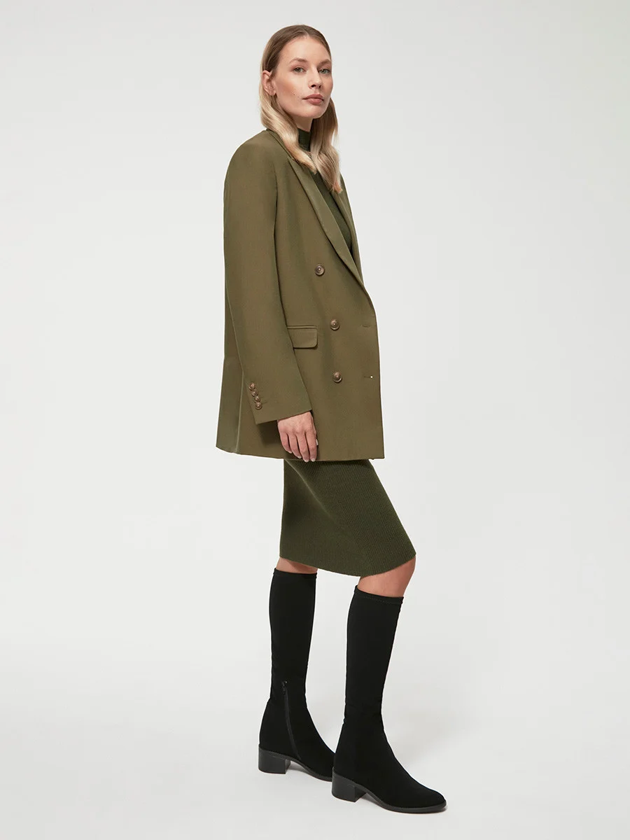 Czarne kozaki damskie z szeroką cholewką