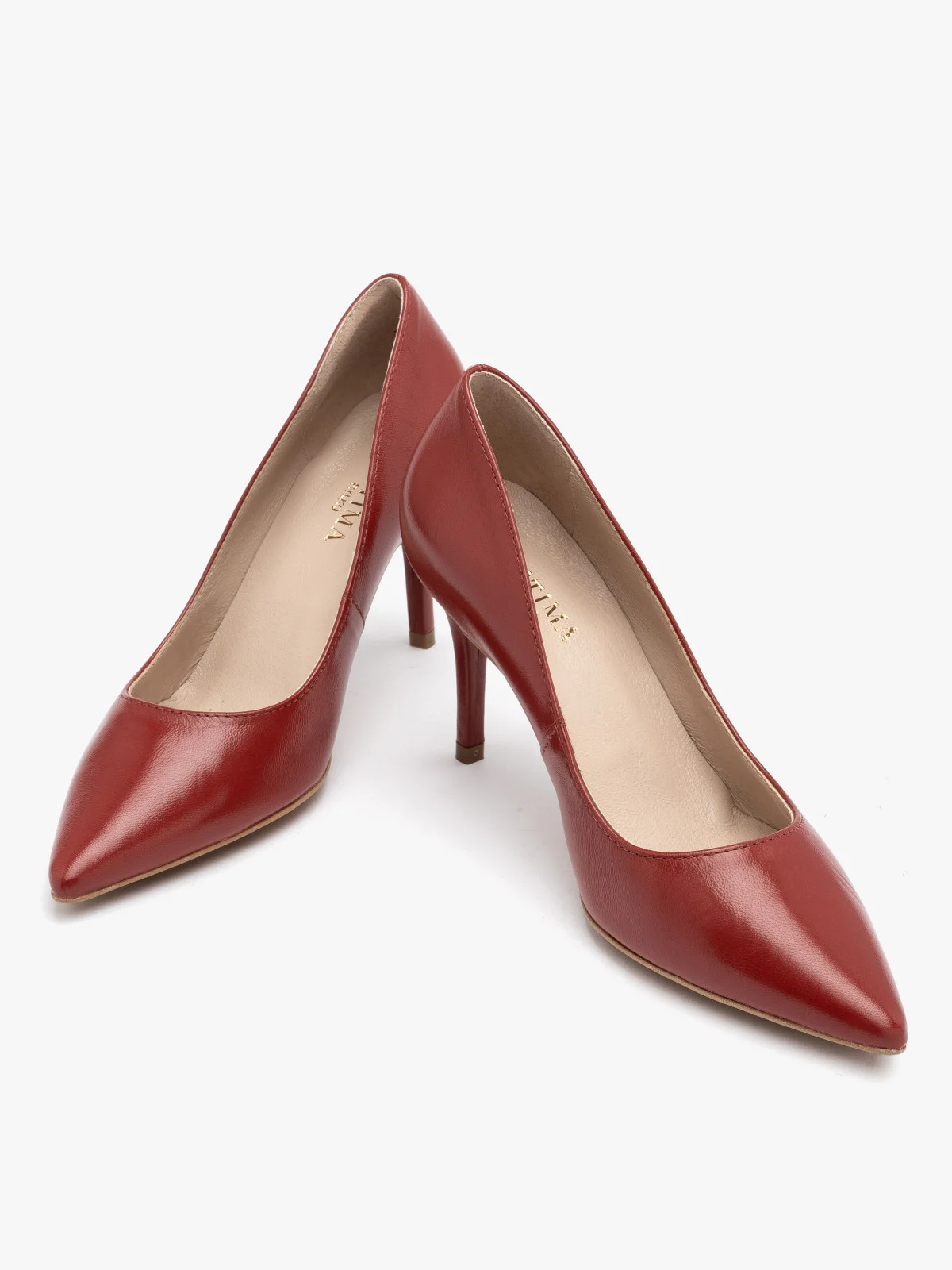 Czerwone czółenka na szpilce