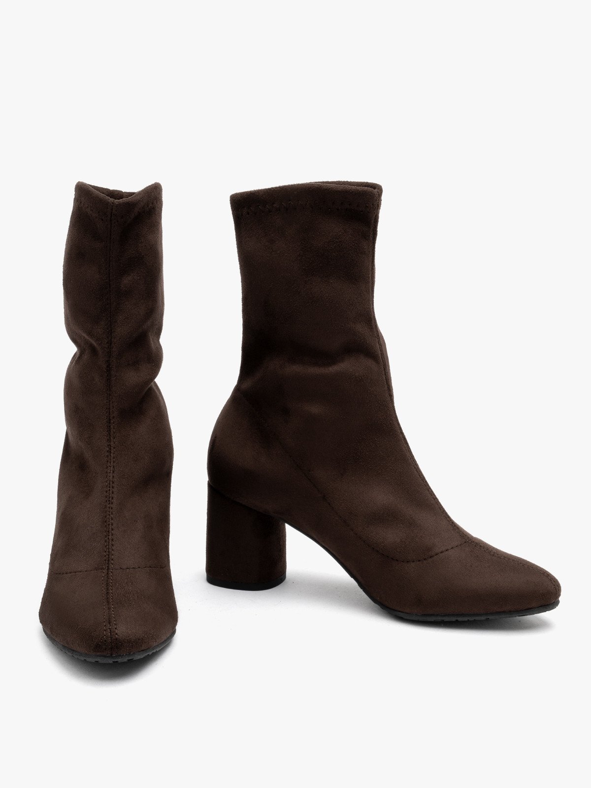 Brązowe, elastyczne botki na okrągłym klocku