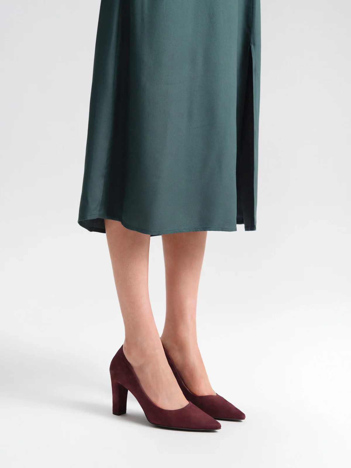 Bordowe czółenka na grubej szpilce