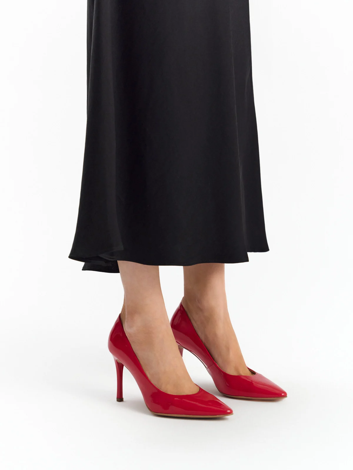 Czerwone lakierowane czółenka na wysokiej szpilce