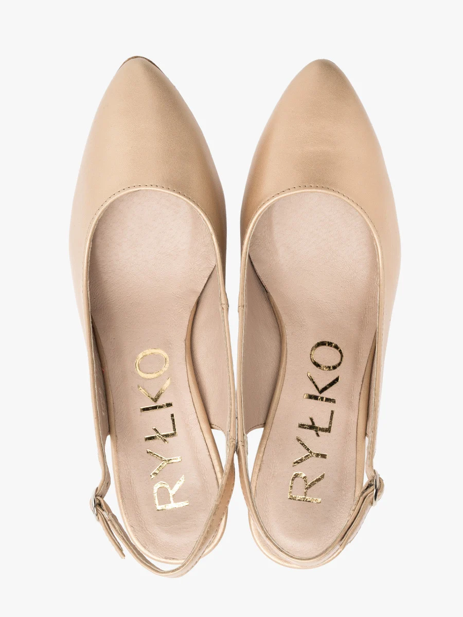 Złote czółenka z odkrytą piętą