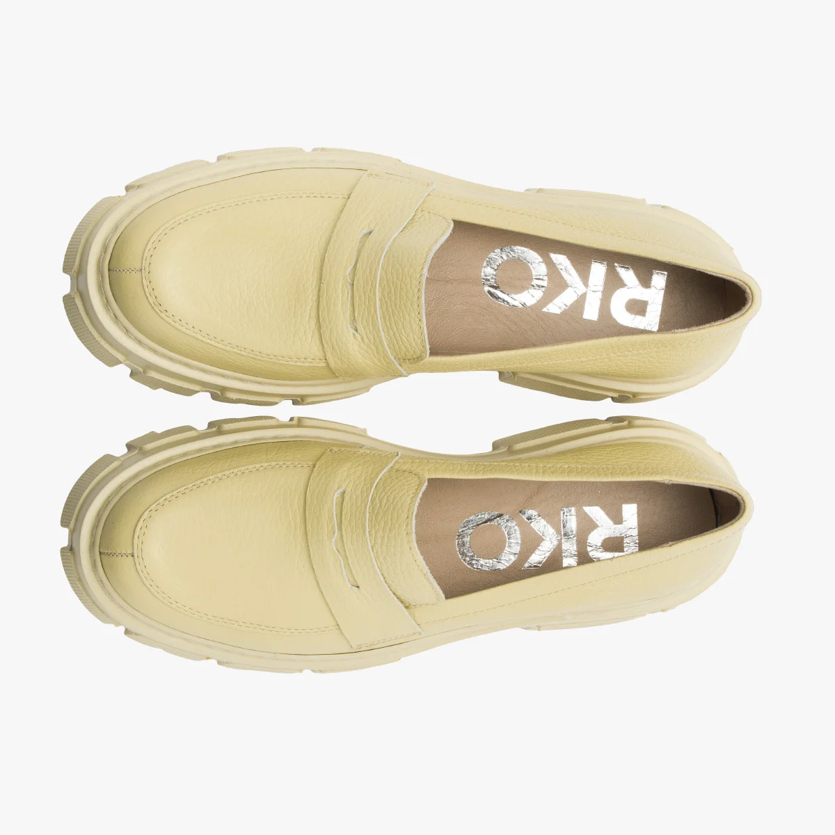 Żółte mokasyny na lekkiej podeszwie