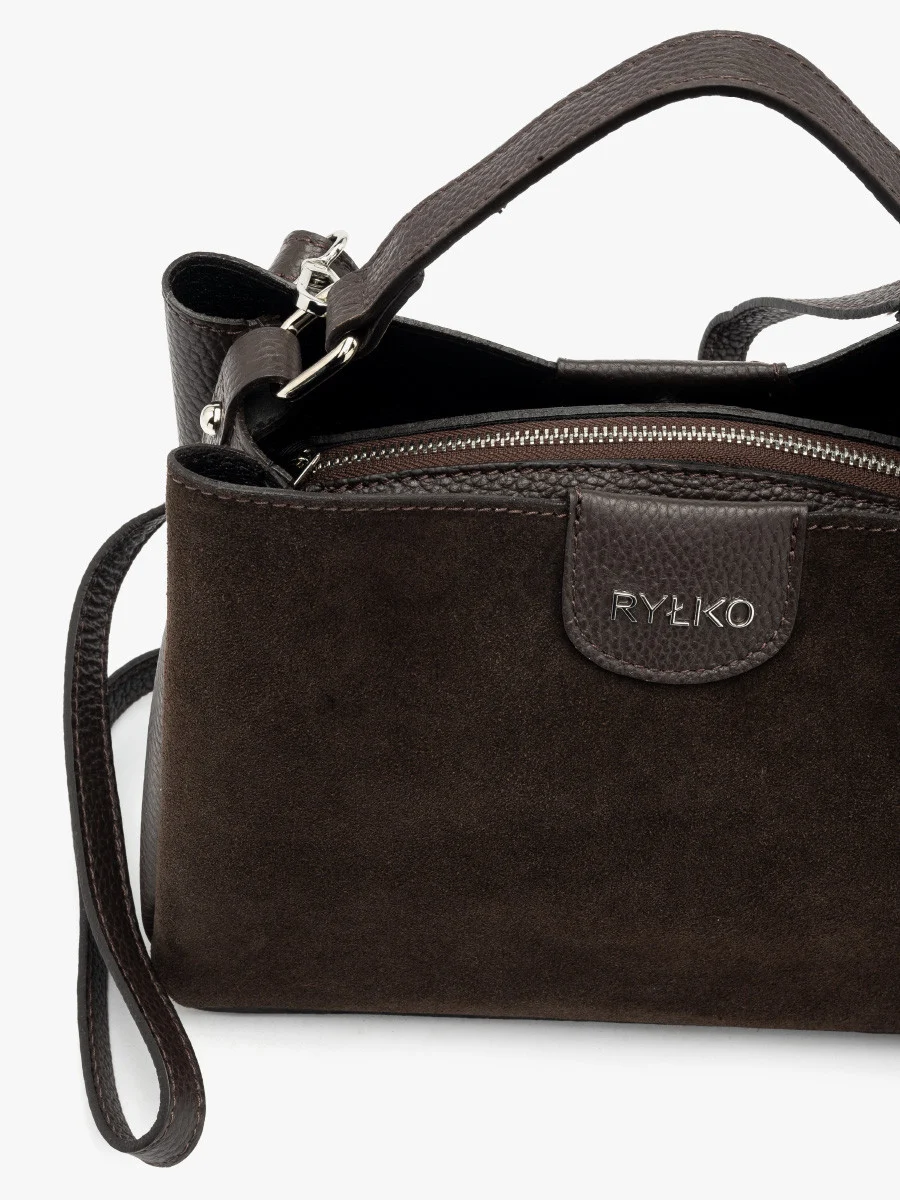 Czekoladowa torebka średniej wielkości