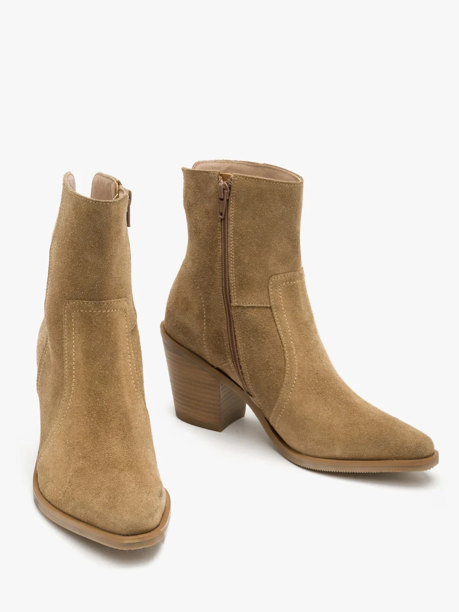 Beżowe botki na masywnym obcasie