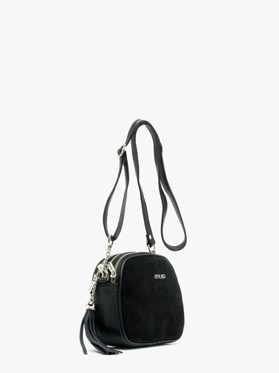 Czarna torebka z ozdobnym frędzlem