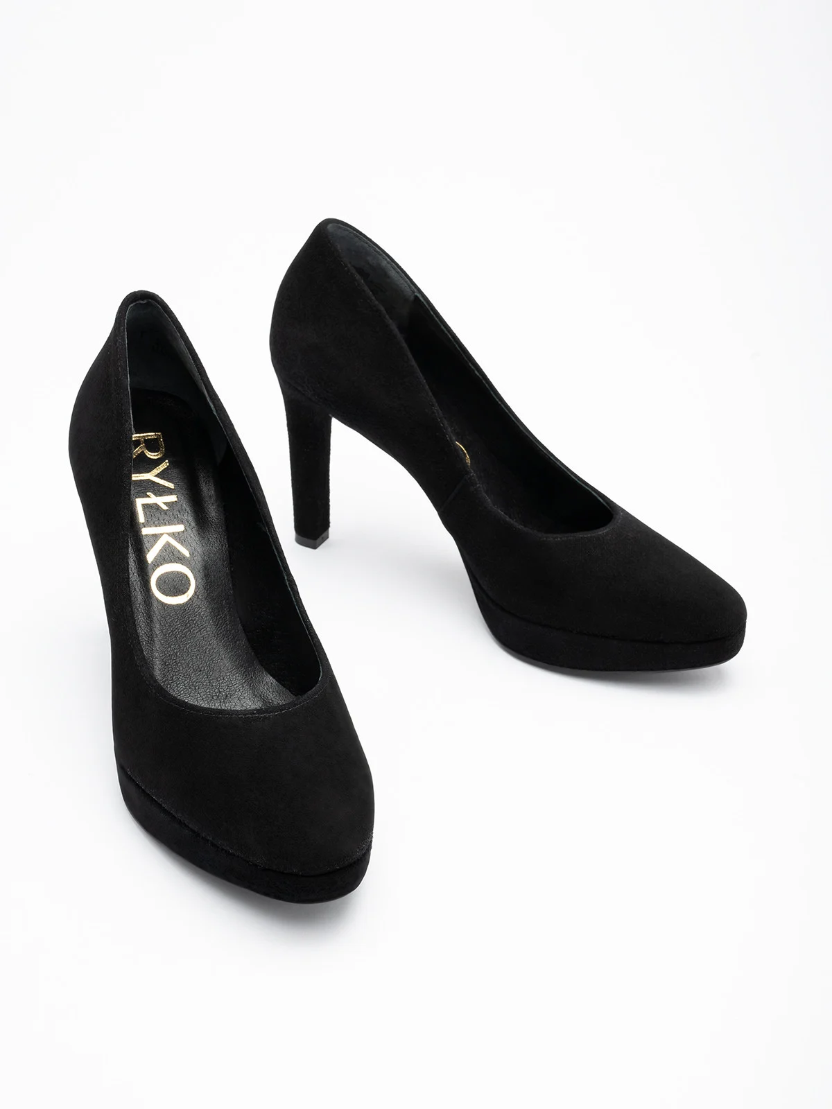 Czarne, welurowe czółenka na wysokiej szpilce oraz balu