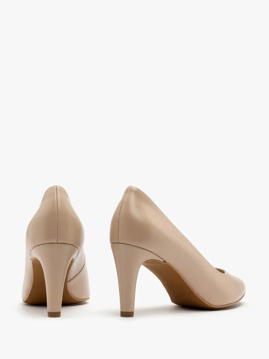 Beżowe czółenka na szpilce
