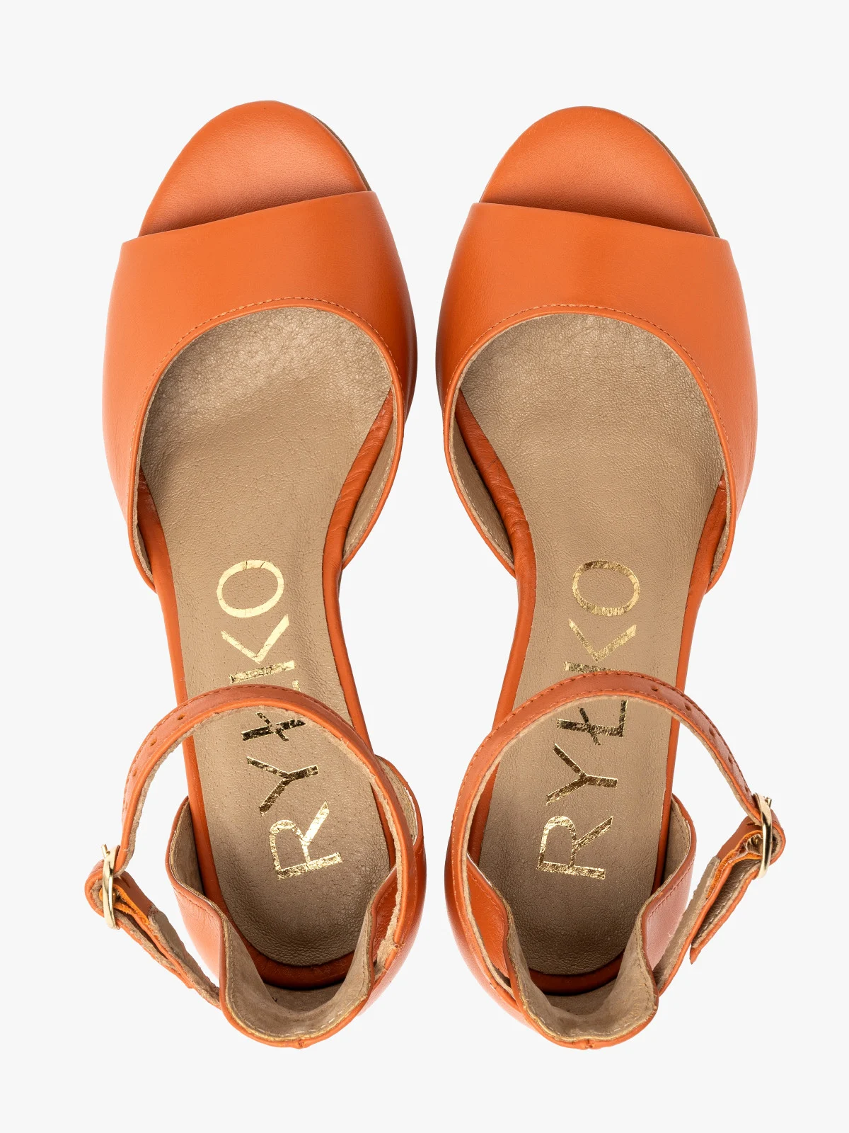 Pomarańczowe sandały na obcasie