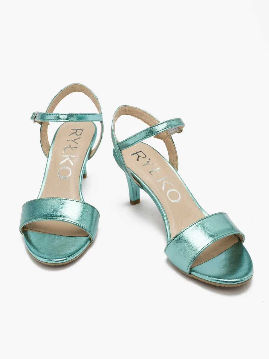 Sandały na szpilce w kolorze morskim