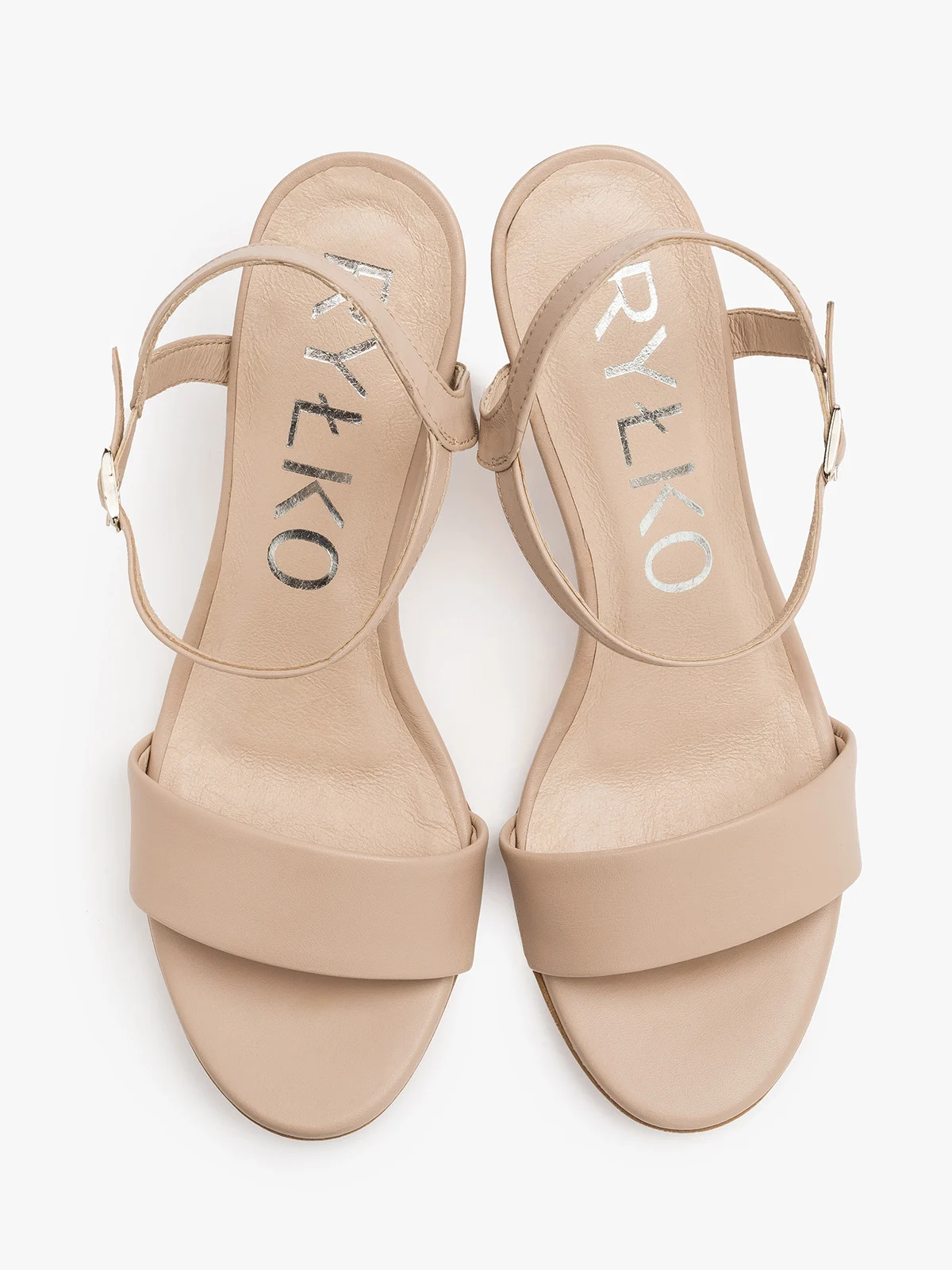 Beżowe sandały na szpilce