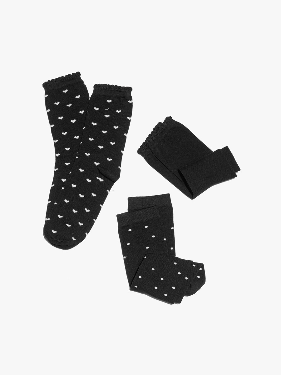 Czarne skarpety damskie z motywem serca