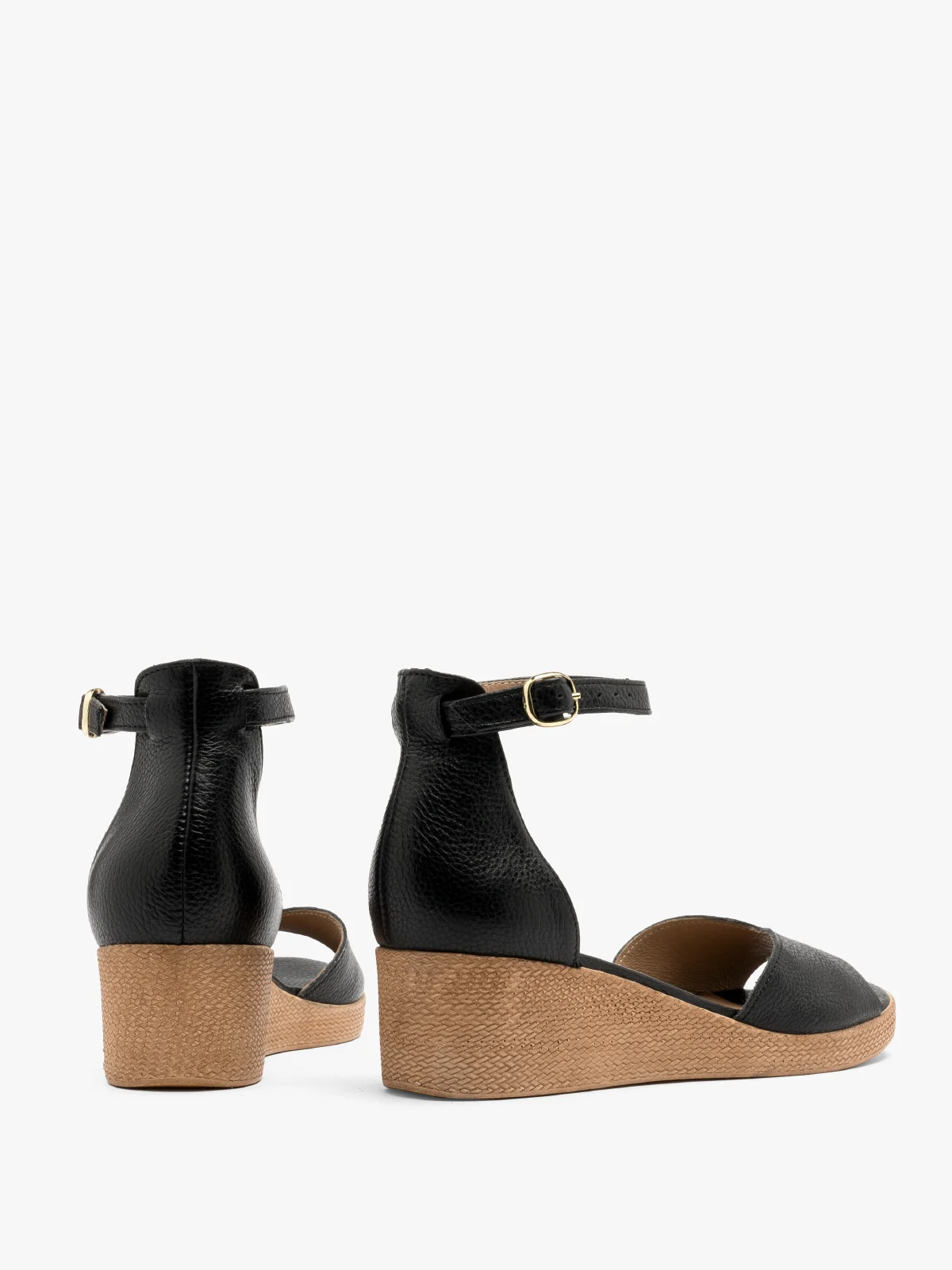 Czarne sandały na platformie