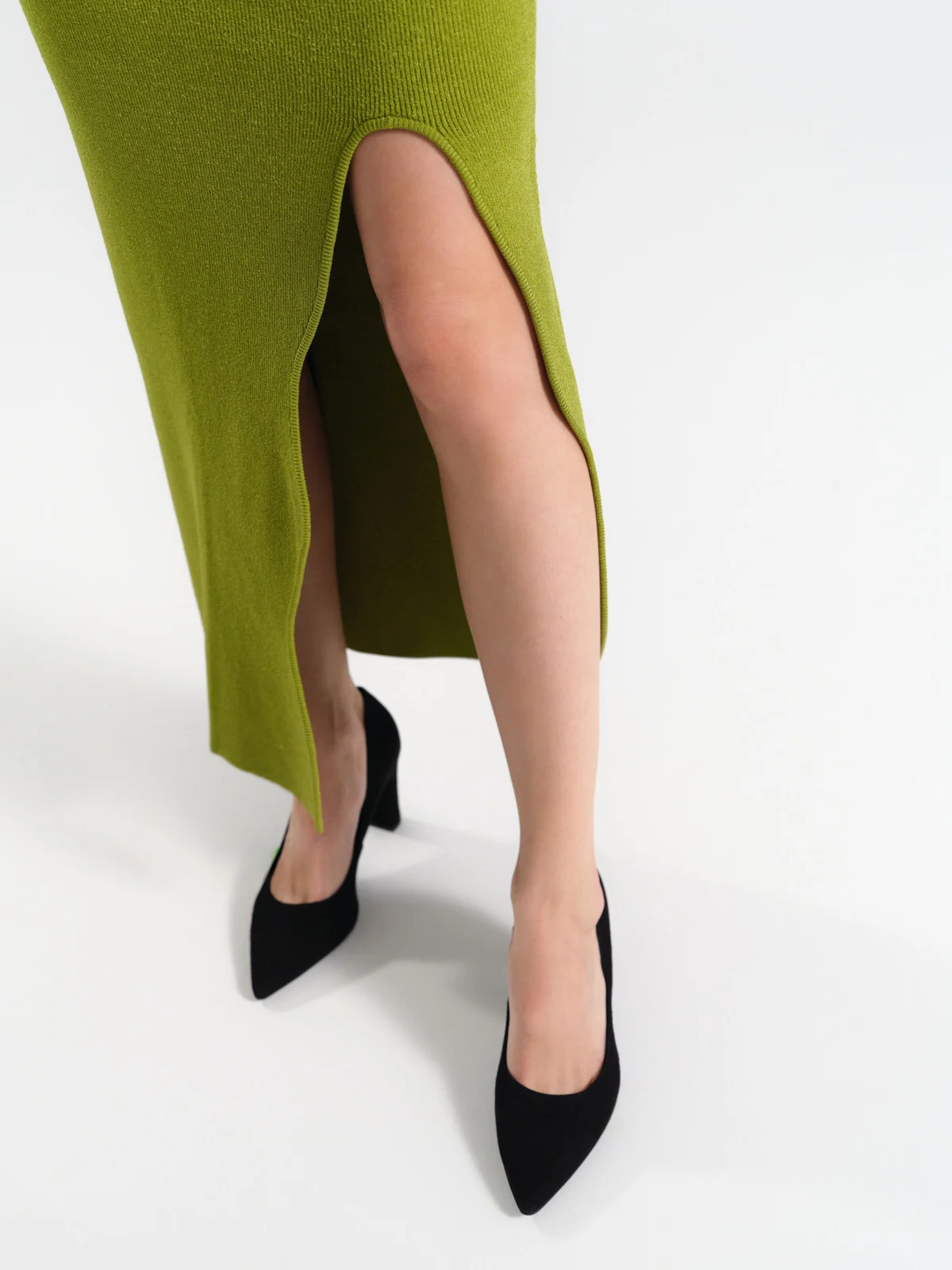 Czarne czółenka na grubej szpilce