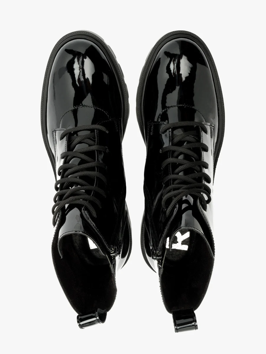 Czarne lakierowane trzewiki na masywnym spodzie
