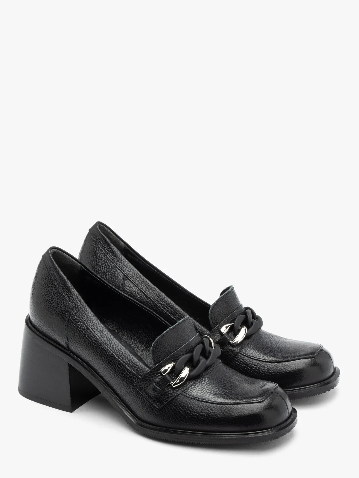 Mokasyny damskie w czarnym kolorze na masywnym klocku