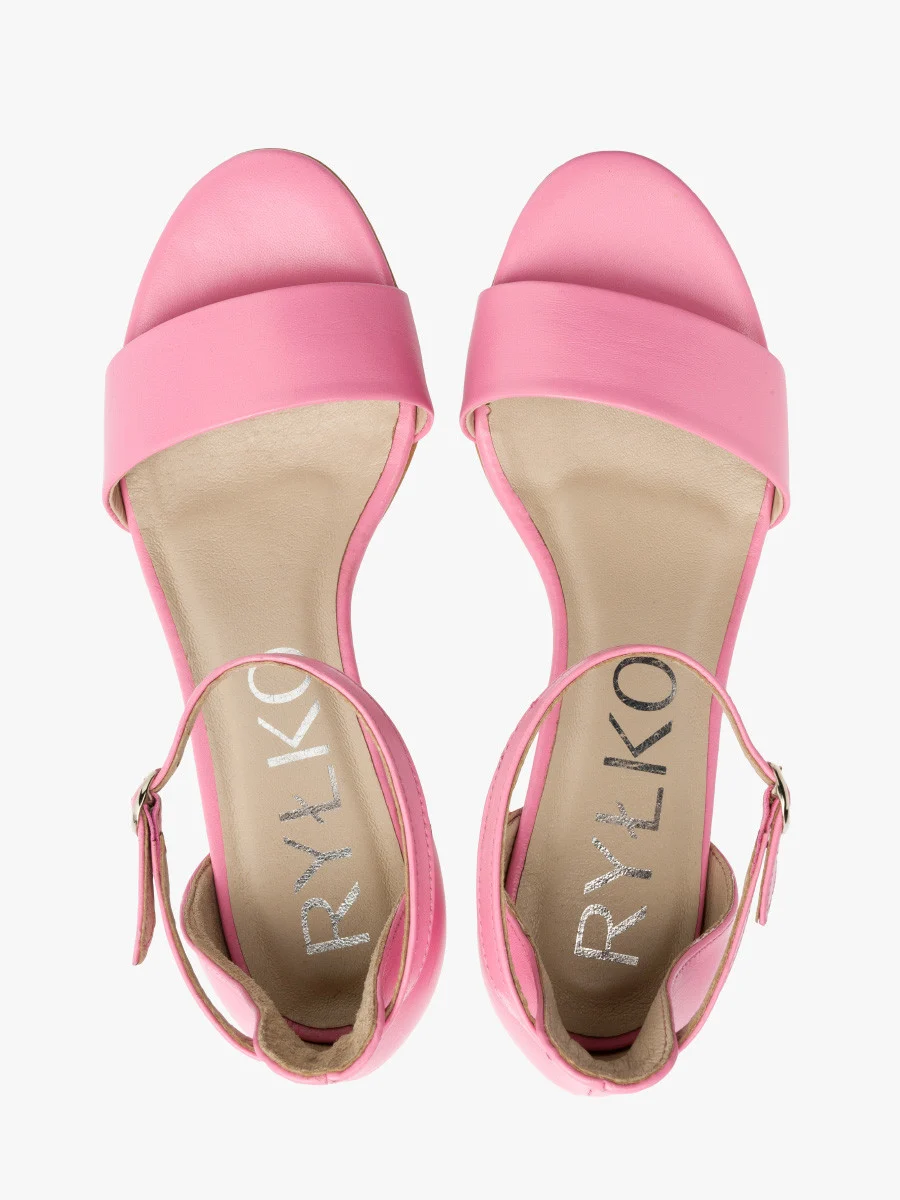 Różowe sandały na szpilce