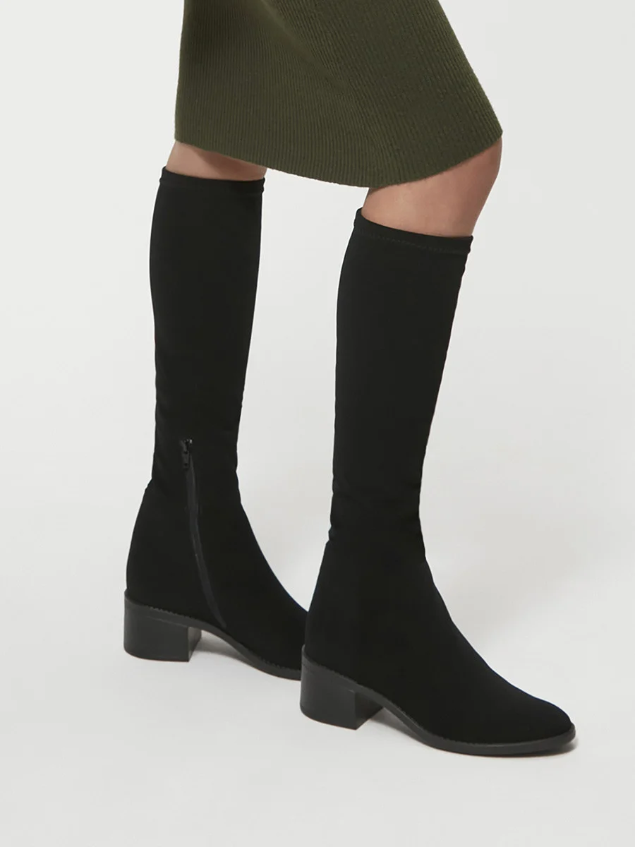 Czarne kozaki damskie z szeroką cholewką