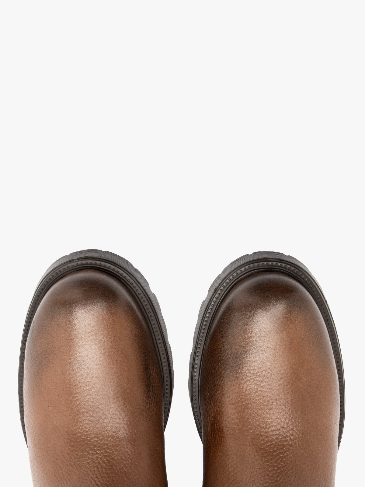 Botki typu biker z metalowymi ozdobami