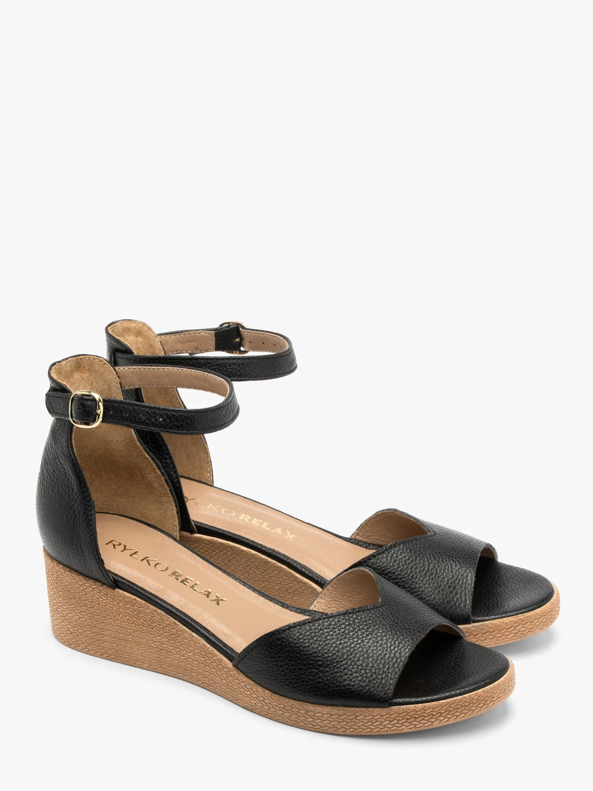 Czarne sandały na platformie