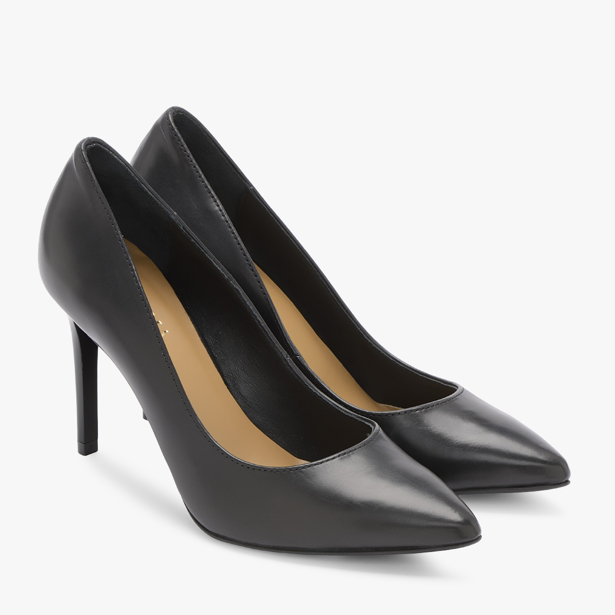 Czarne czółenka na lakierowanej szpilce