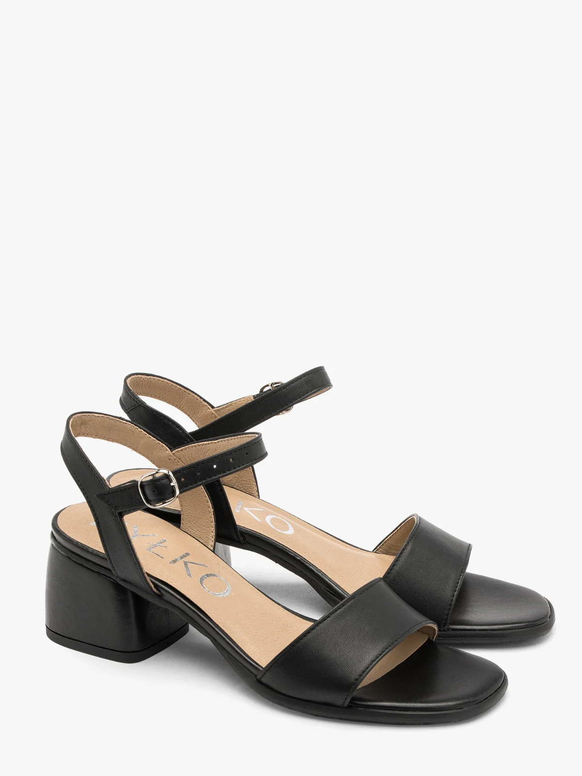 Czarne sandały na niskim obcasie