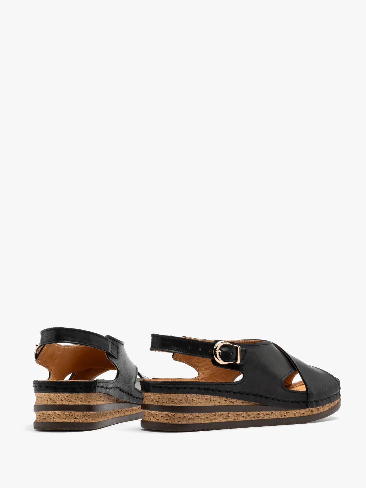 Czarne sandały na platformie