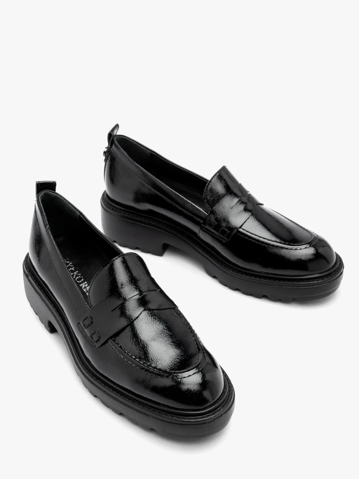 Czarne, lakierowane mokasyny damskie