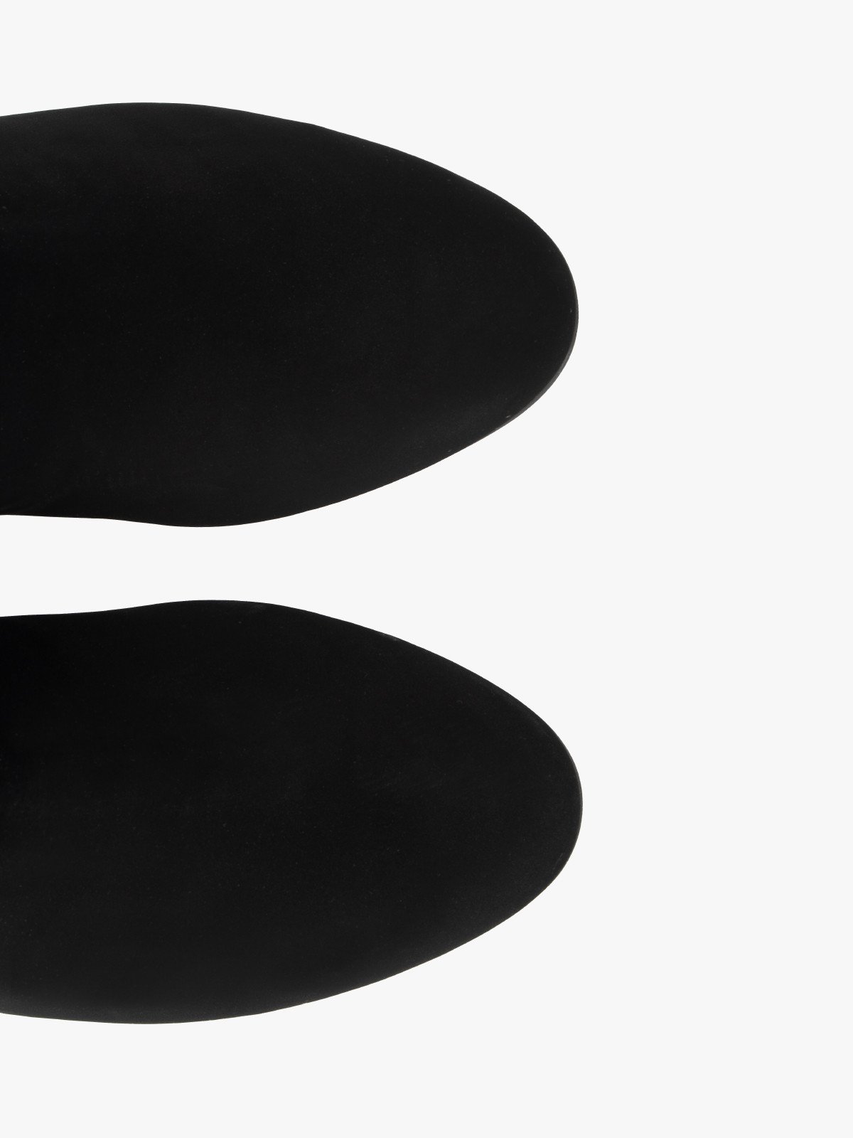 Elastyczne kozaki z szeroką cholewką na niskim obcasie