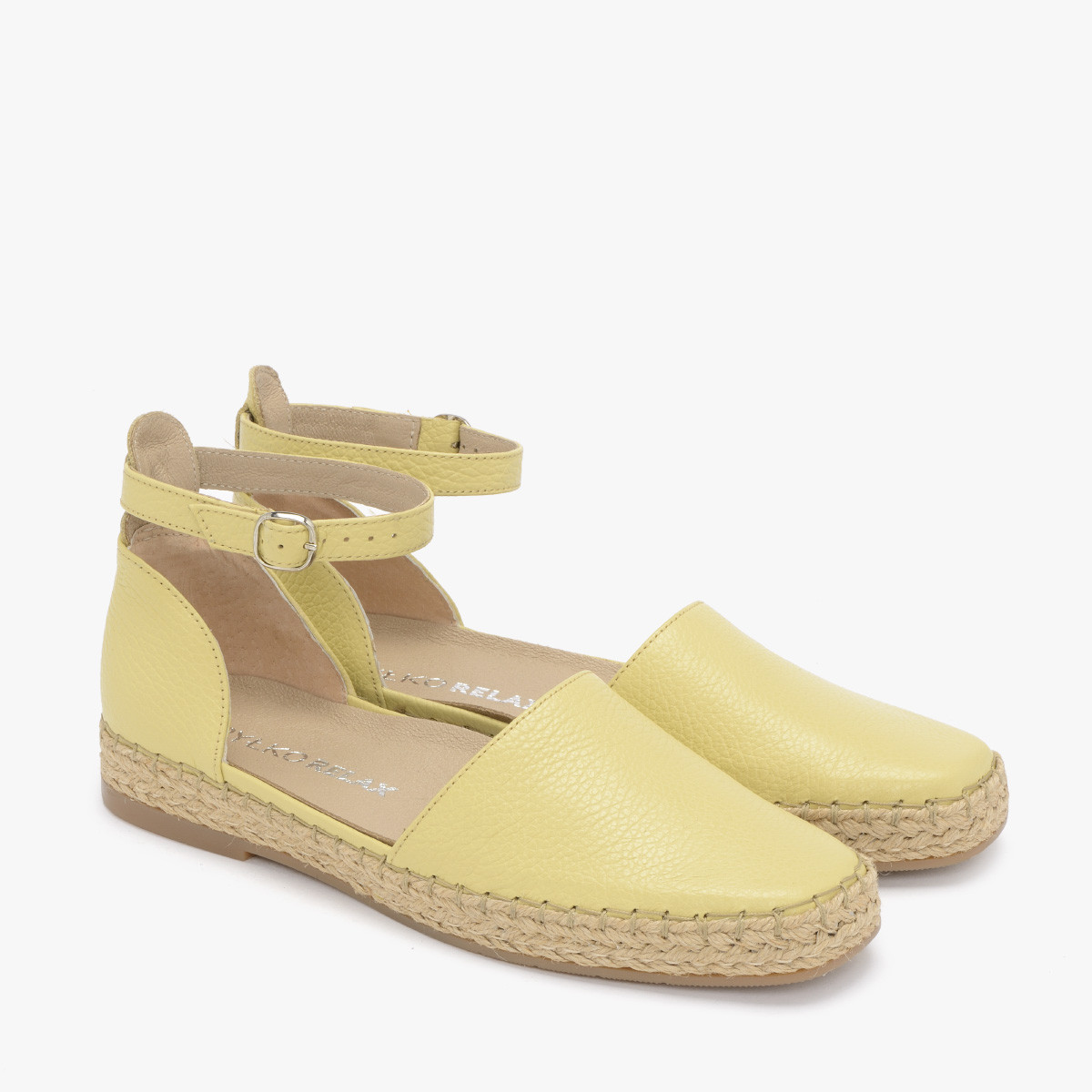 Żółte espadryle z zapięciem wokół kostki