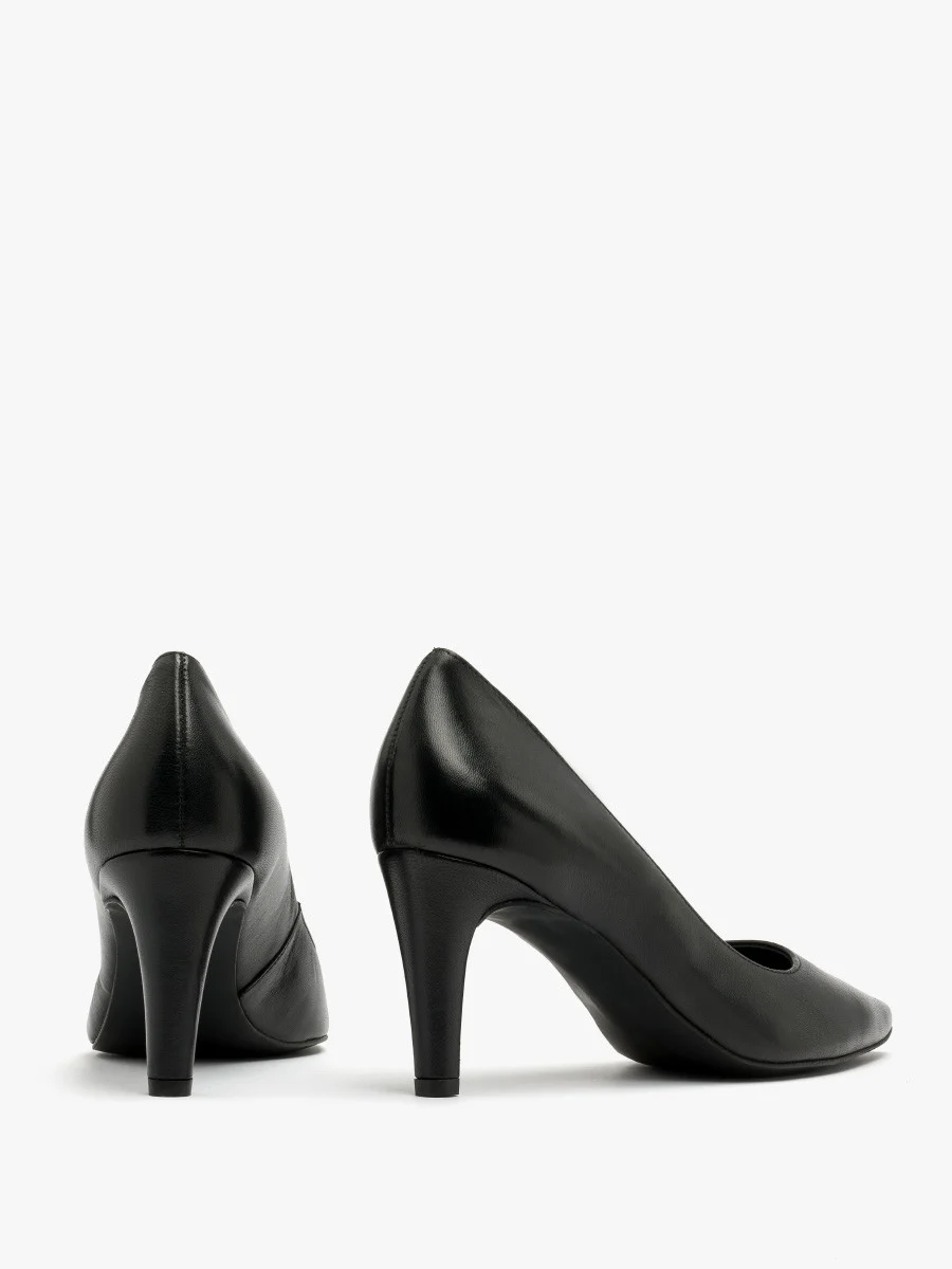 Czółenka na szpilce