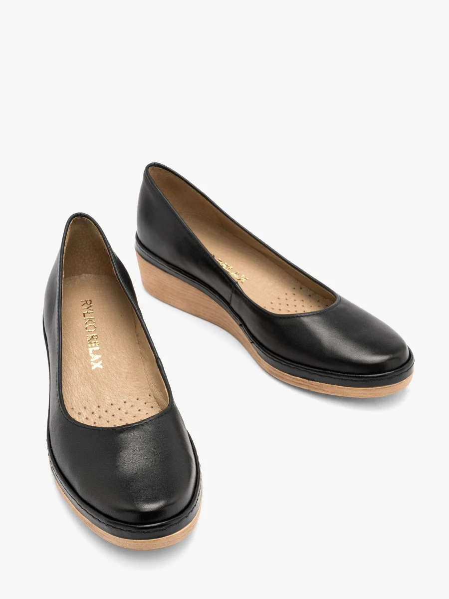 Czarne czółenka na platformie