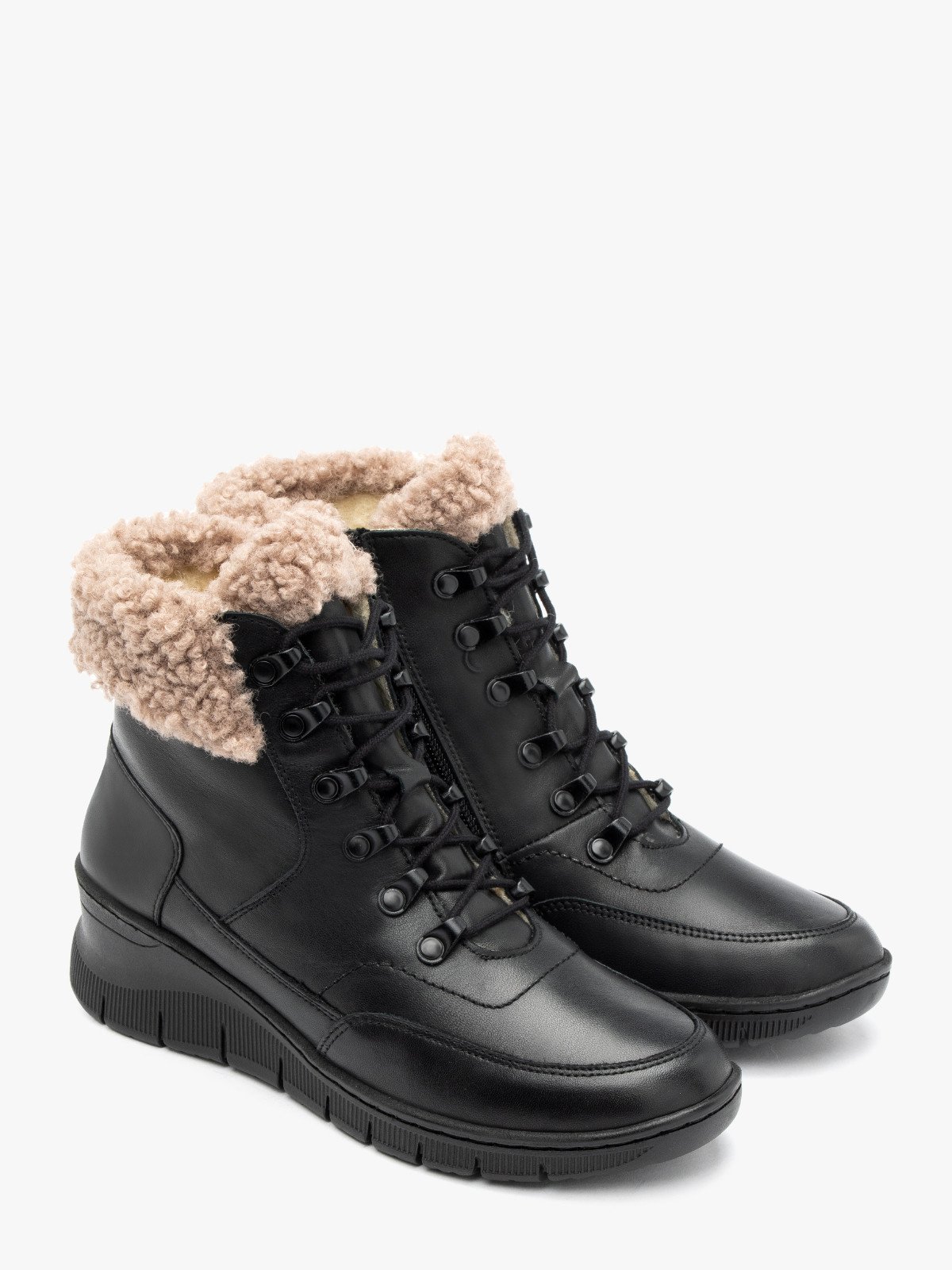 Czarne trzewiki damskie ocieplane kożuchem naturalnym