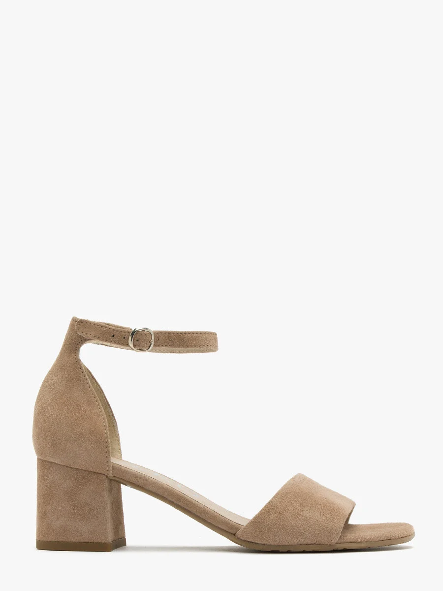 Beżowe sandały na niskim obcasie