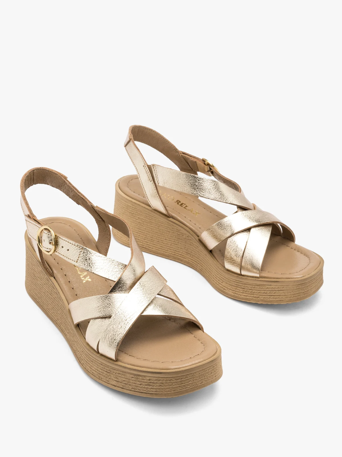 Platynowe sandały na koturnie