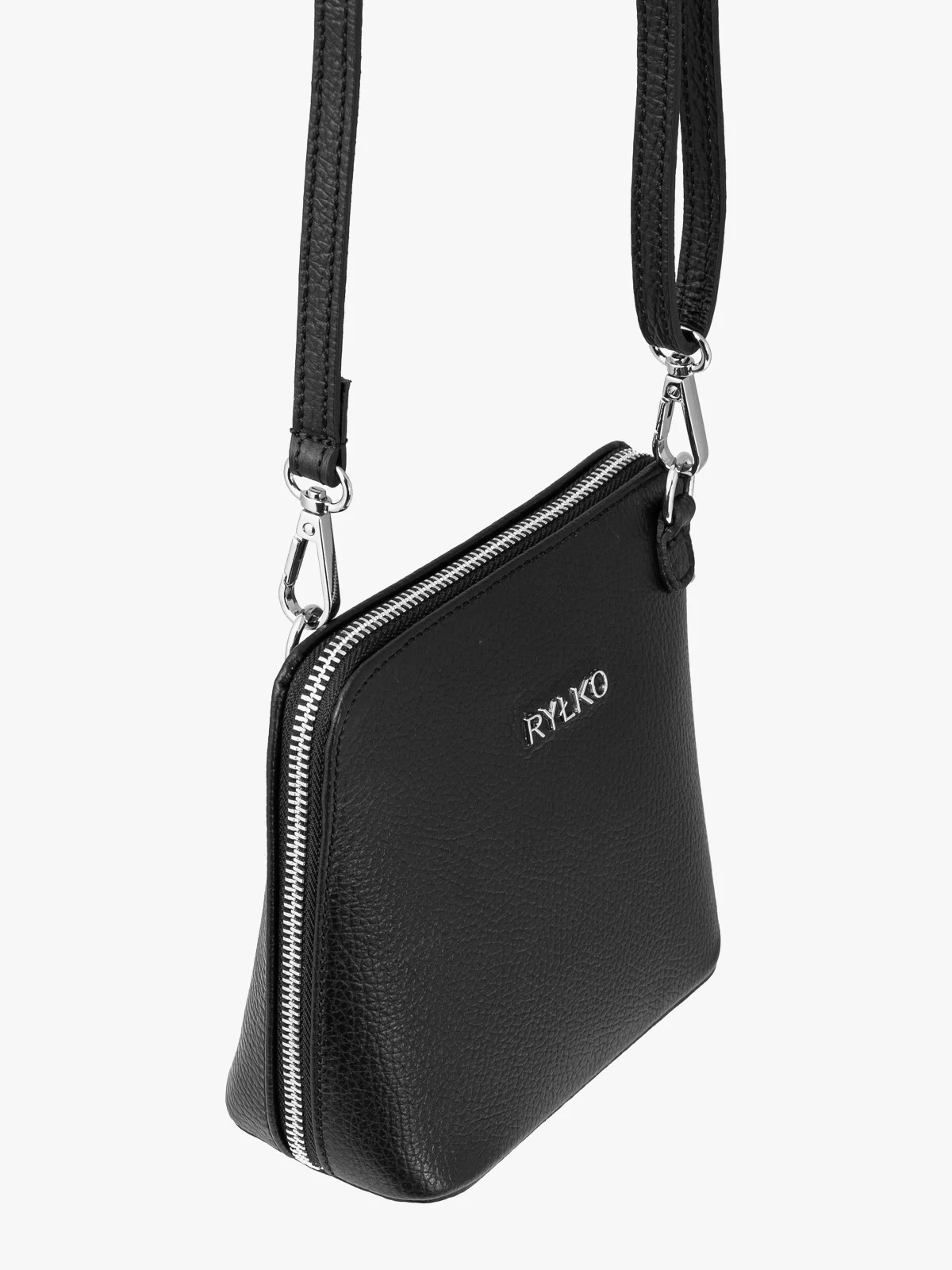 Mała, czarna torebka