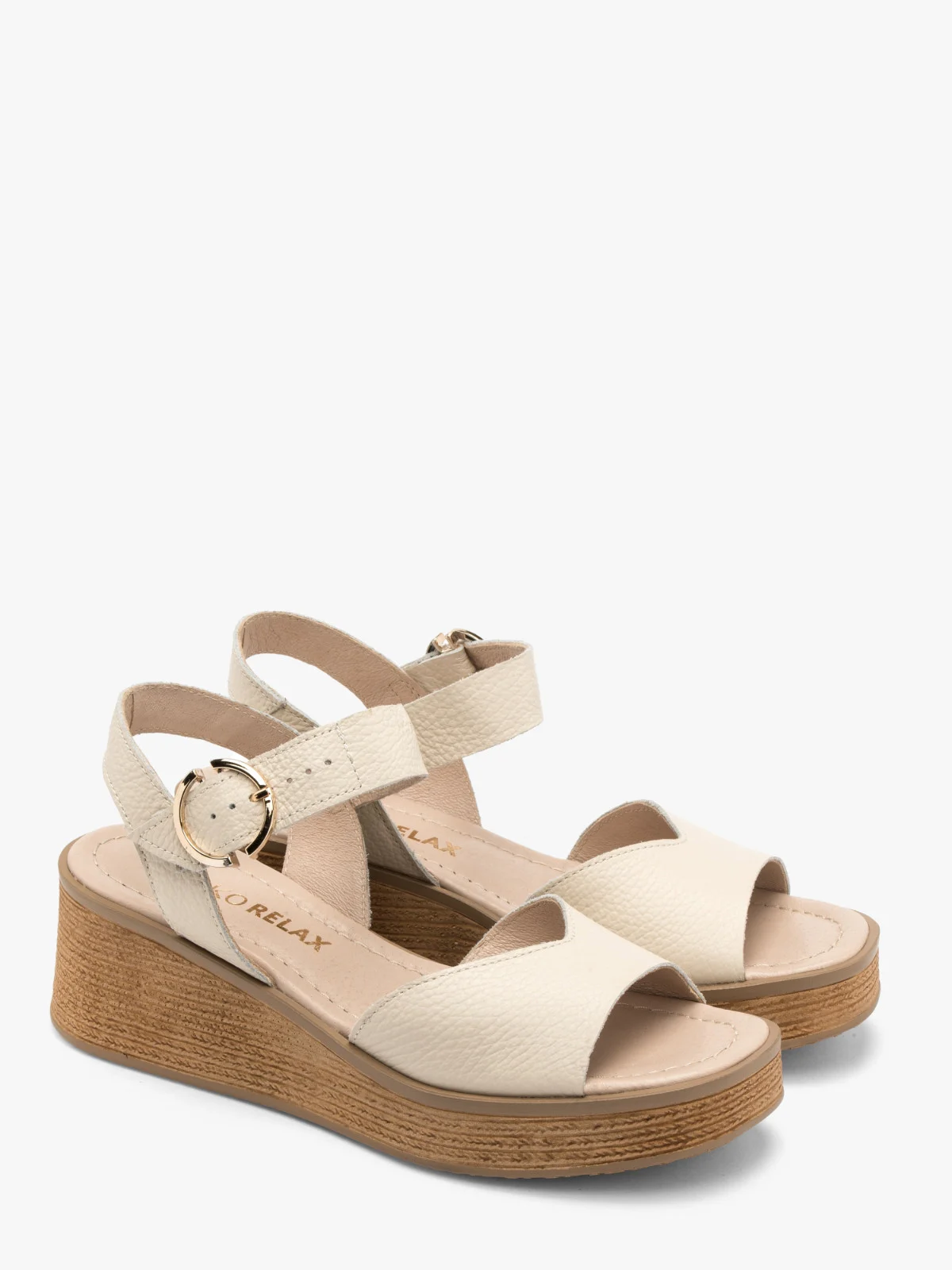 Kremowe sandały na platformie