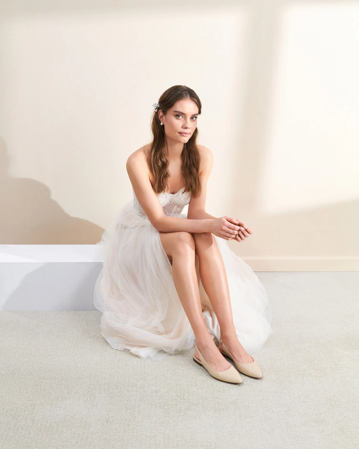 Beżowe baleriny z odkrytą piętą