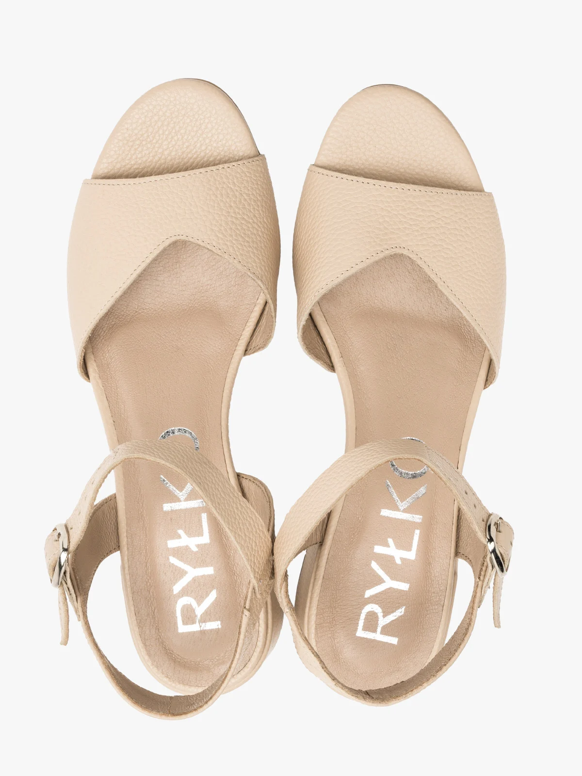 Beżowe sandały na niskim obcasie