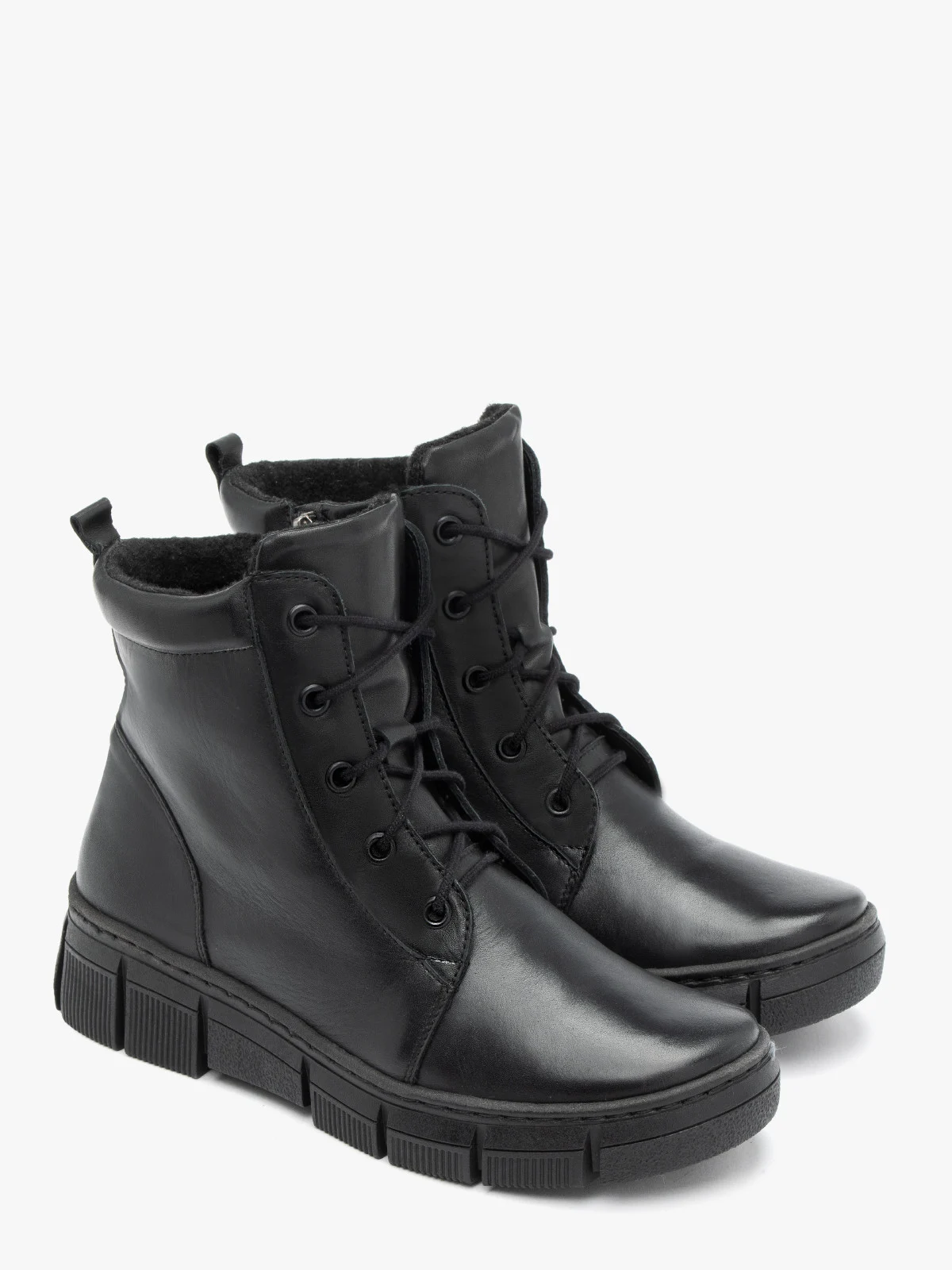 Czarne trzewiki damskie ocieplane kożuchem naturalnym