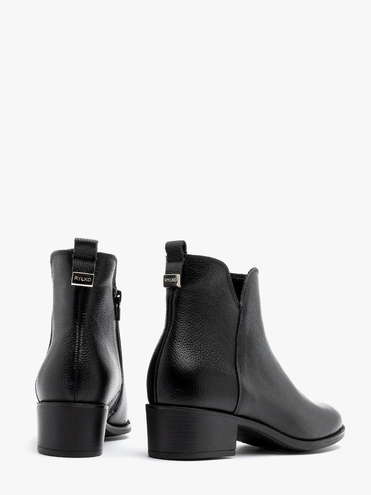 Czarne botki damskie z ozdobną cholewką