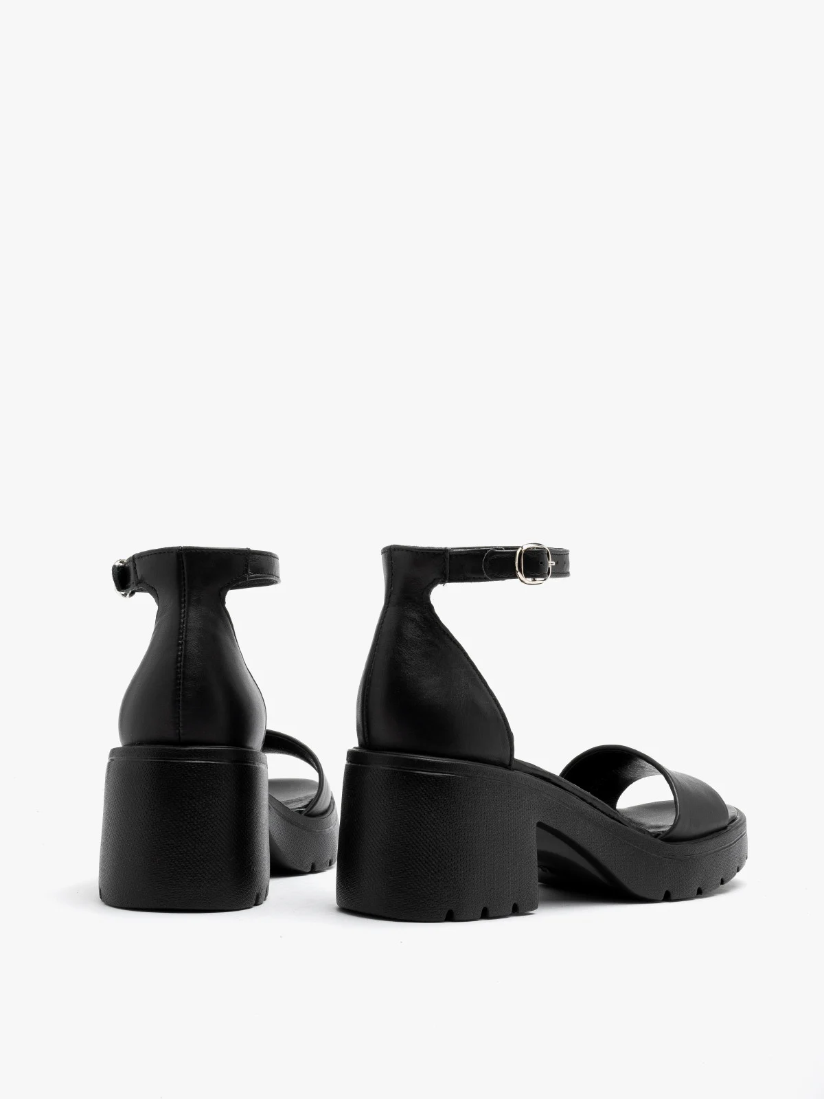 Czarne masywne sandały damskie